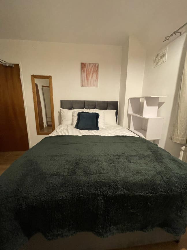 **Professionals Only** - New Double Room CB5 Main Photo