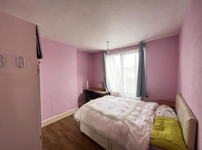 Double Room 5 minute walk from Station and Queen's Main Photo