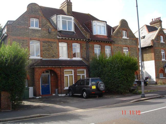 Central Wimbledon Ensuite Double Bedroom Main Photo