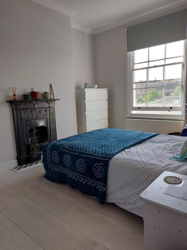 Large light double bedroom in Islington Main Photo