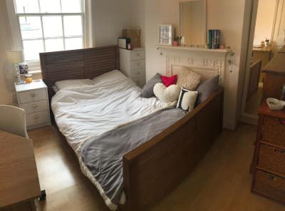 Quiet double room in super central flat!  Main Photo