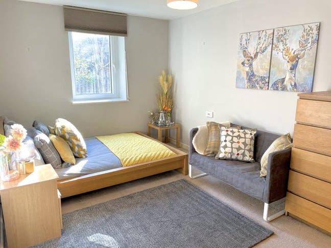 R36 - No Deposit- All Bills Included - Free Gym Main Photo