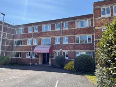 Large Studio Apartment in St Leonard's  Main Photo