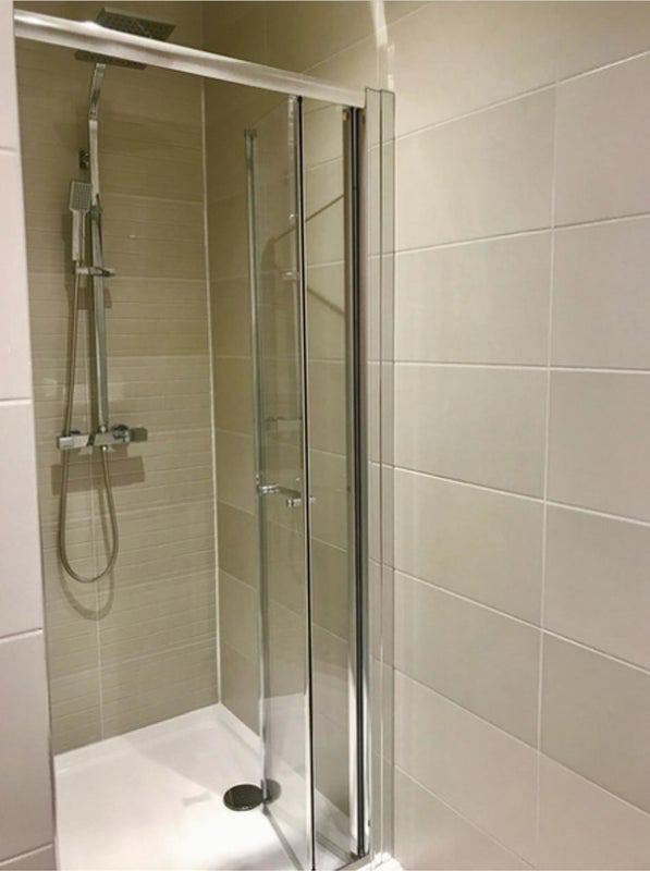 2 Rooms Available in flat in Northcote Road  Main Photo