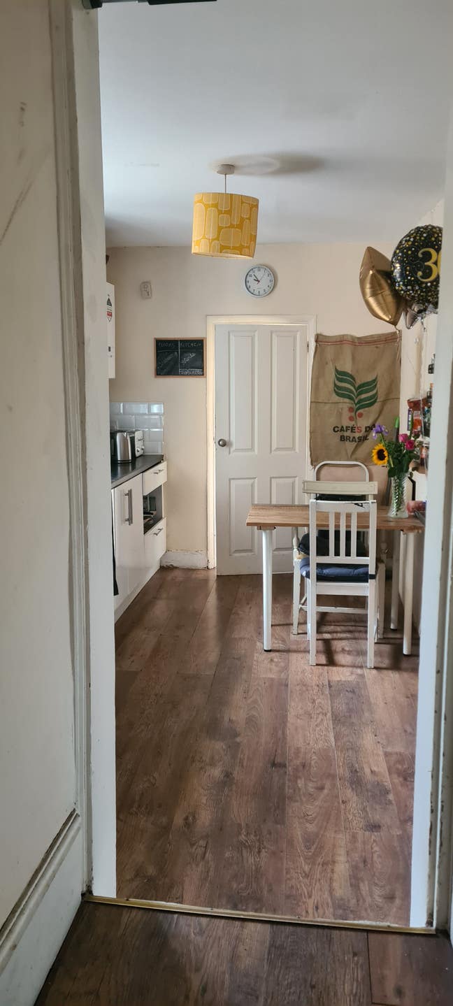Huge double room in leafy green St.Johns Main Photo