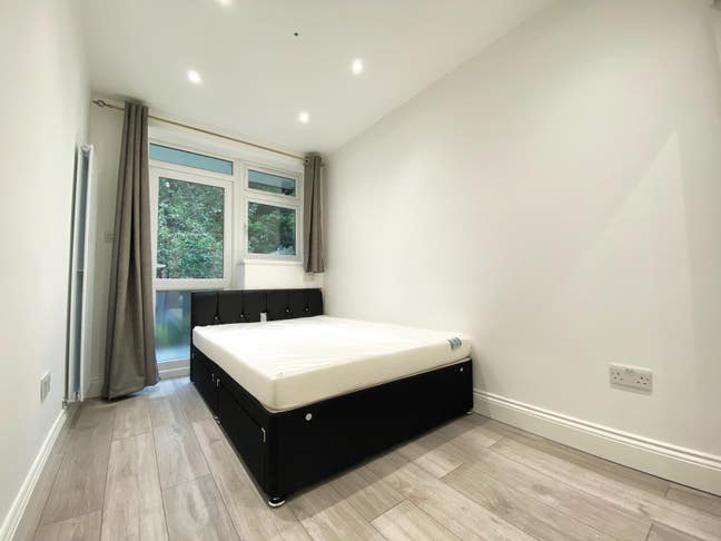 1 Bedroom Flat-All Bills Included-8 Min to Station Main Photo