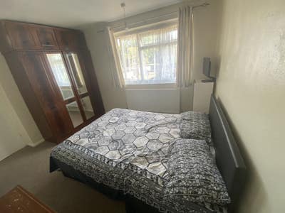 Double Room in Newly Renovated house for female  Main Photo