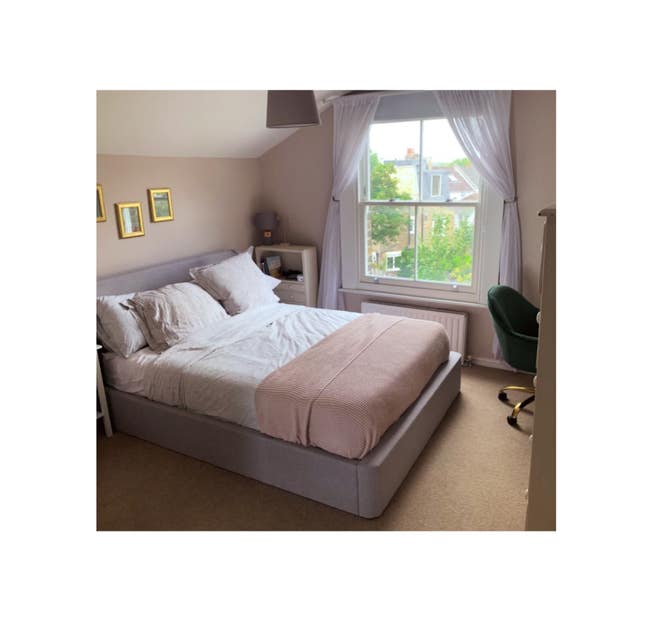 Beautifully situated 1 bed split level apartment Main Photo
