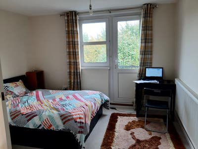 Double Room in N7 for House share  Main Photo