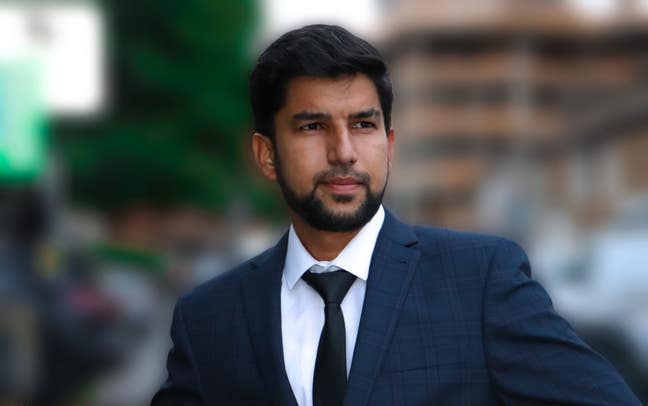 I am a professional male aged 29. I am lookin... Main Photo