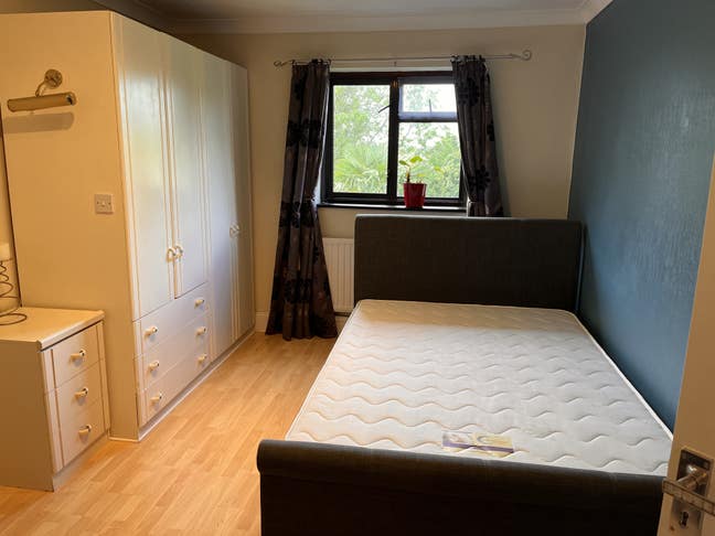 Bright,Single/DBL rm.great views. 1 other Main Photo