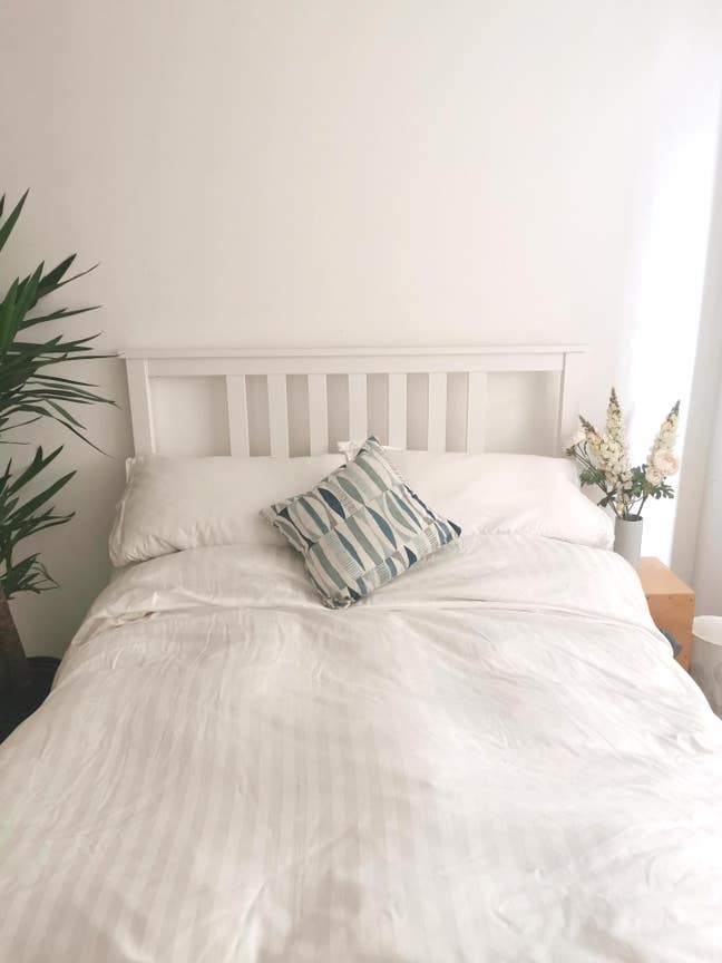 Double Room in Sunny Sea Front Apartment. .  Main Photo
