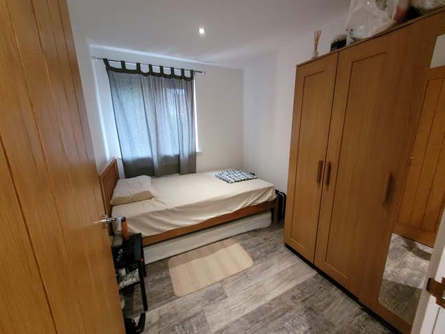 Bedroom in friendly 3-beds apartment Tower Bridge Main Photo