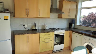 Single Room, London Road, North Cheam, Flat Share  Main Photo