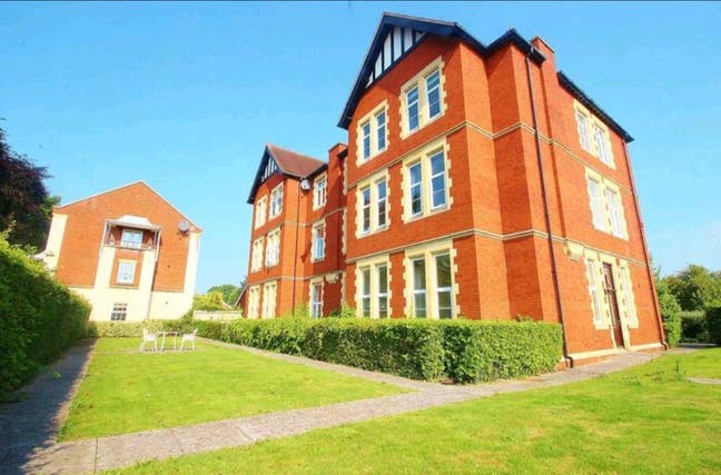 Spacious Duplex Apartment  Main Photo