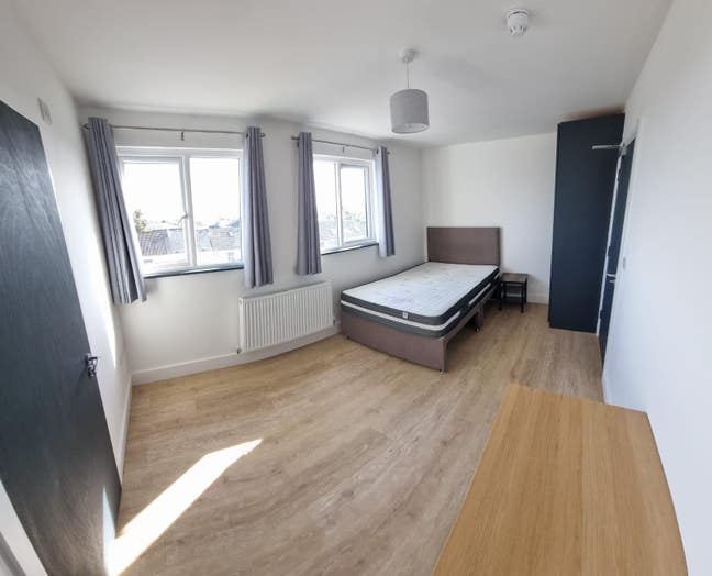 Brand New All Ensuite Student House Main Photo