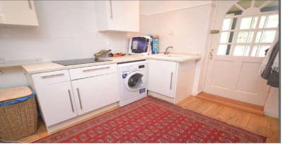 Annexe/Studio ensuite kitchen parking Main Photo