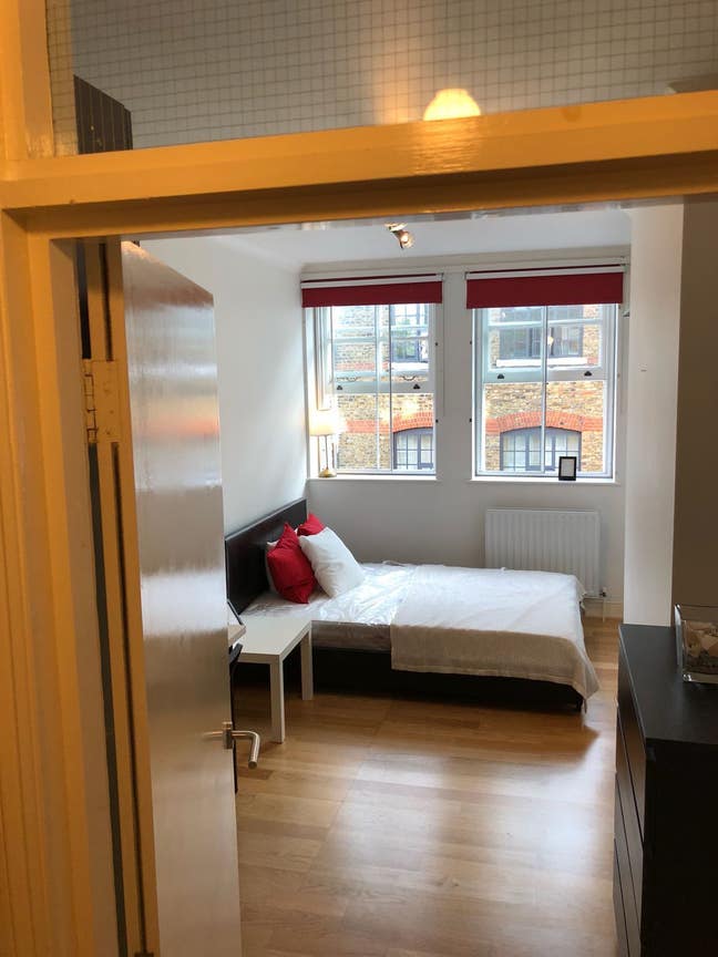 Amazing Double Rooms in Acton Central! Zone 3  Main Photo