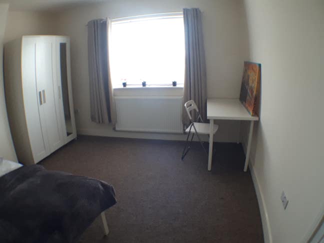 Good sized room well placed for city centre Main Photo