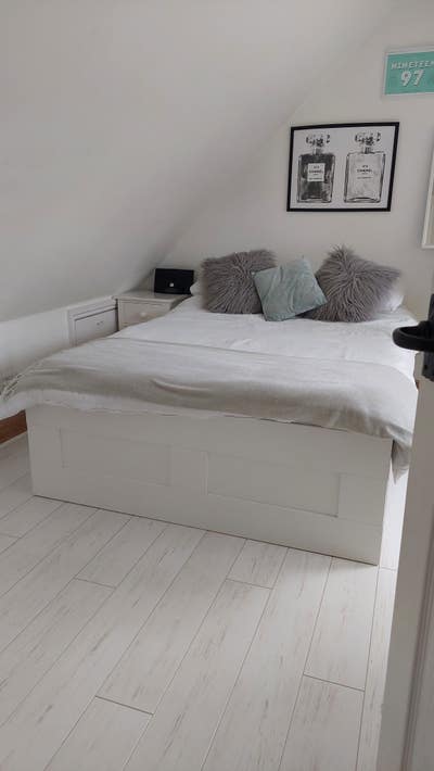 Lovely double loft bedroom for rent by station  Main Photo