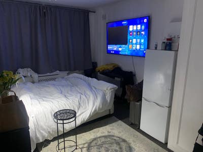 Large Double Room- All bills inc- Prime location  Main Photo