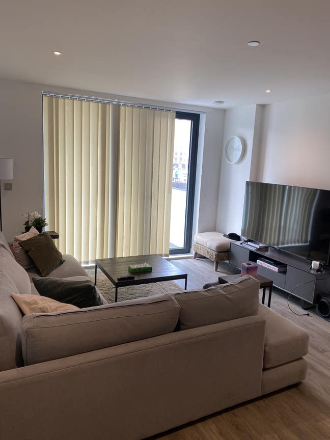 Chiswick  Large New Build Double Room with Ensuite Main Photo