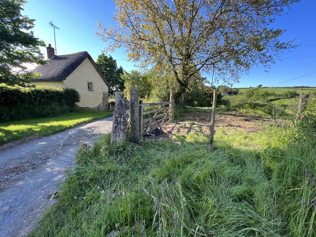 Charming Farm Cottage.  Main Photo