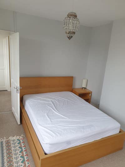 Large Double Room by the Sea - Female Houseshare Main Photo