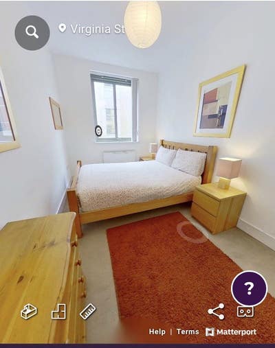 Double Room and Bathroom in City Centre  Main Photo