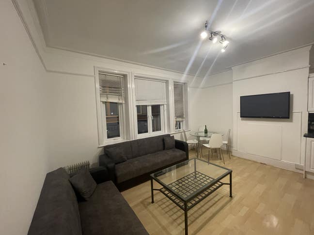 One Bedroom Flat - Ealing Broadway - Available Now Main Photo