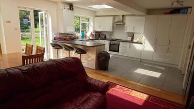 Lovely Big Double Room in a Spacious Shared House Main Photo