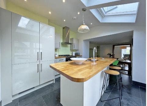 Large double bay window sea view Room Main Photo