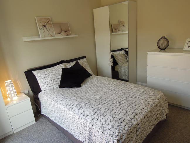 Double En-Suite Room - All Bills Included Main Photo