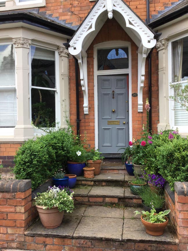 A sunny place to live in Harborne! Main Photo