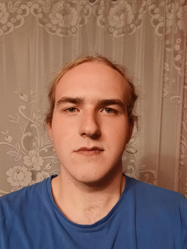 Young professional looking for a flatshare Main Photo