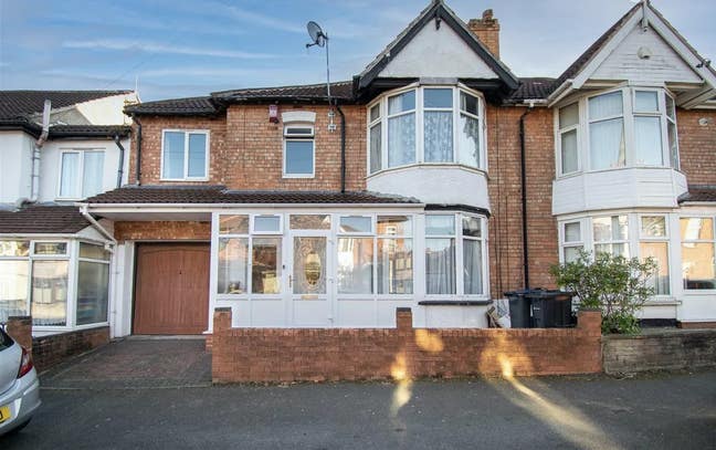 Shared House: x1 Single Room &  x1 Double Room Main Photo