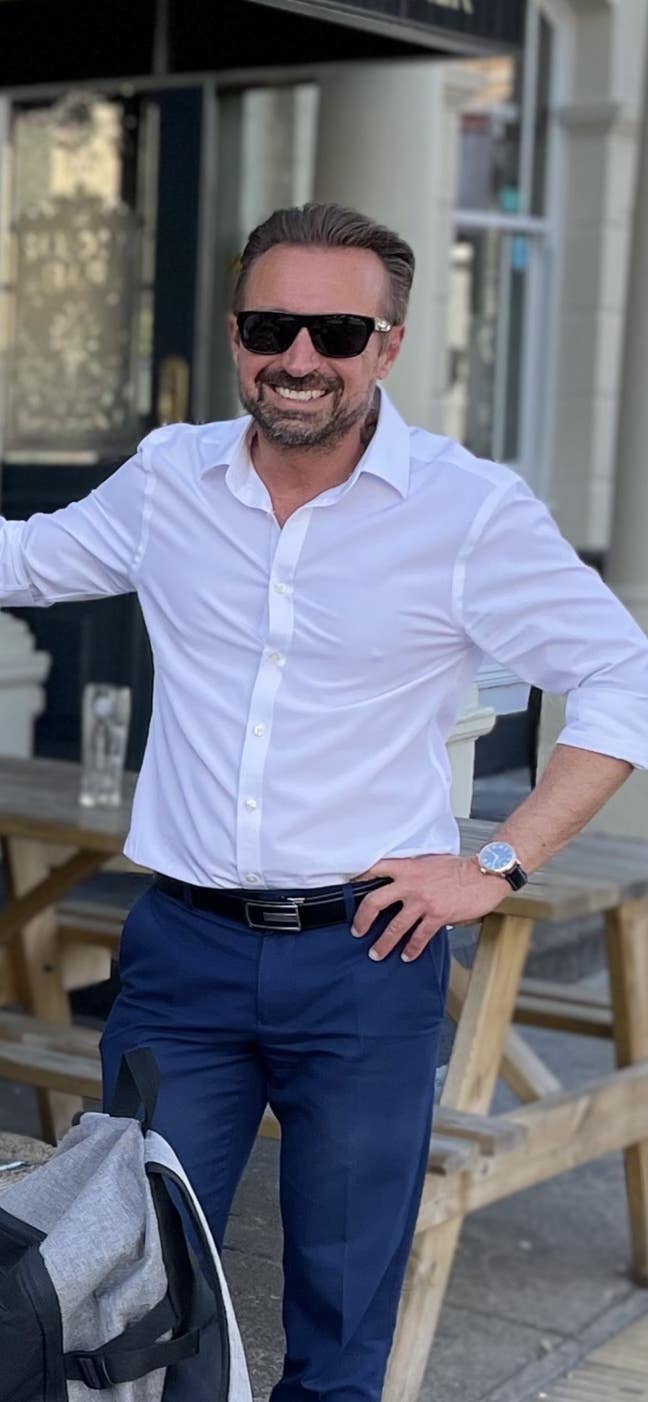 ENSUITE BEDROOM + Garage and parking Main Photo