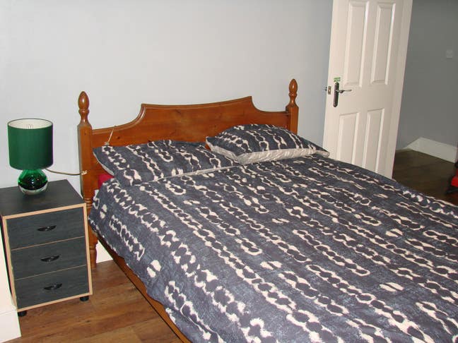 Nice Double Bedroom  Main Photo