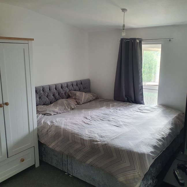 Spacious Double Room Available in Central MK Main Photo