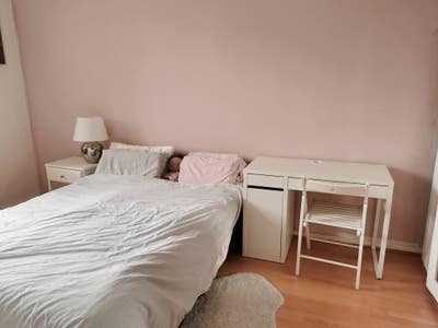 Beautifully Refurbished Double Room Included All  Main Photo