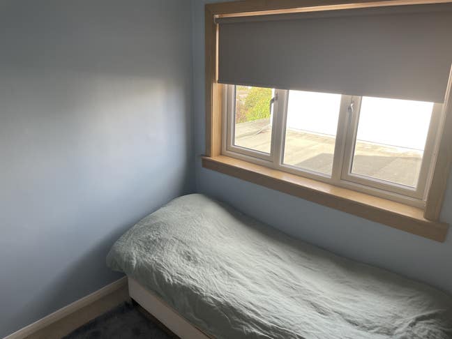 Newly decorated bedroom in semi detached house Main Photo
