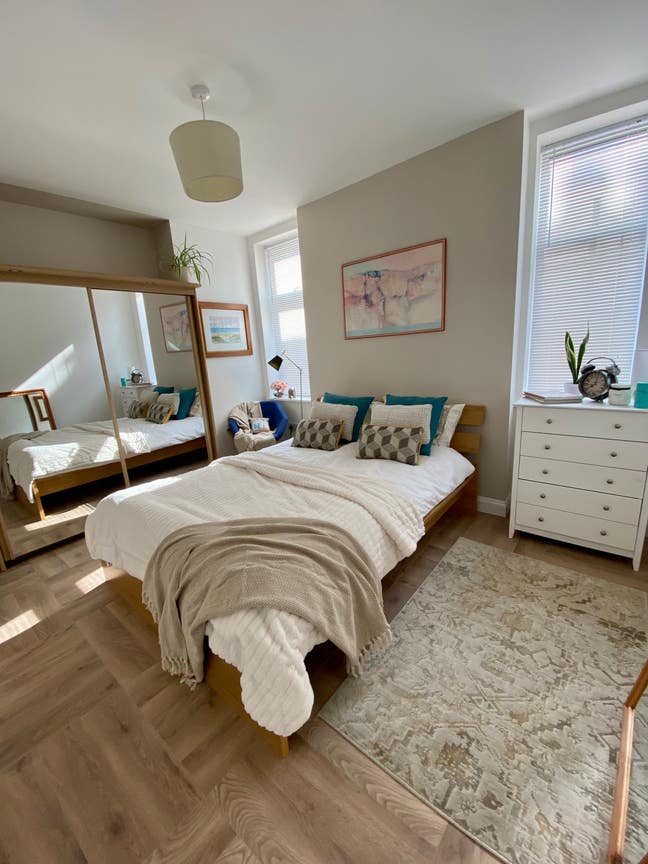 Stunning double room in a newly refurbished house  Main Photo
