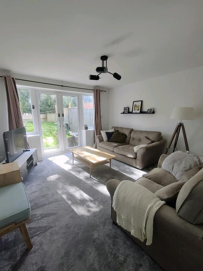 Double room close to city centre w/ parking Main Photo