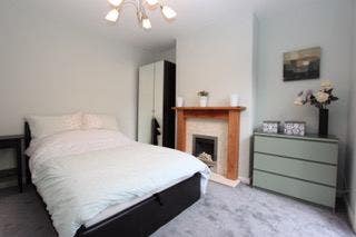Large room with private extra space  Main Photo