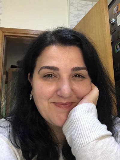 Professional Female seeks a single or double room Main Photo