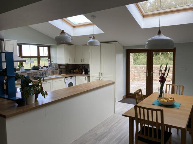 Friend/housemate wanted for Double ensuite room Main Photo