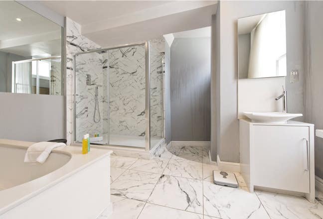 Large  studio flat  in chelsea Main Photo