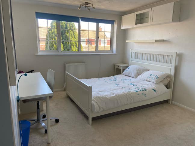 Large First Floor Double Room Main Photo