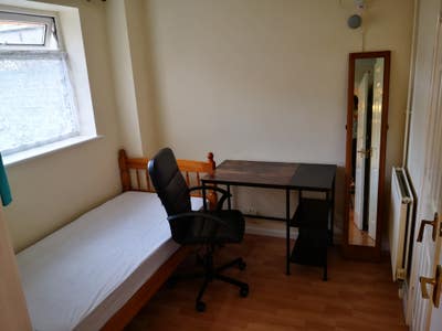 1 large single room for rent near Science park Main Photo