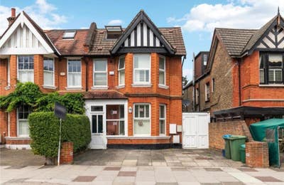 Huge double rooms in SW14 close to Richmond park  Main Photo